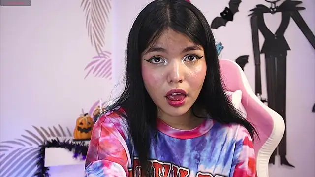 dianebleu online show from October 17, 2025, 3:42 am