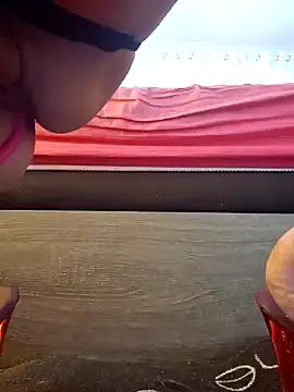 Snapshot of sexynini83 chatting on December 4, 2024, 11:08 am sexynini83 online show from December 4, 2024, 11:08 am