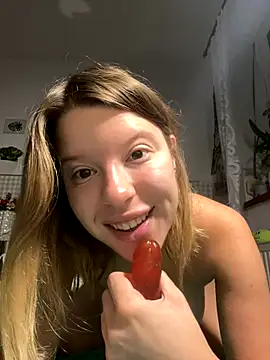 kimczii online show from October 24, 2025, 6:21 am