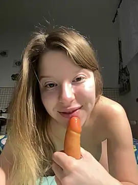 kimczii online show from April 13, 2026, 6:08 am