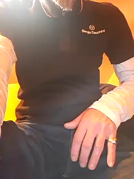 eddouxxx78 online show from November 22, 2025, 10:58 am