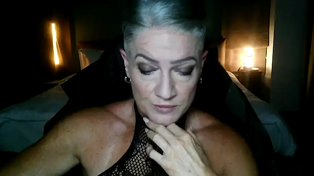 Snapshot of Devon2020 chatting on January 14, 2026, 12:44 pm Devon2020 online show from January 14, 2026, 12:44 pm