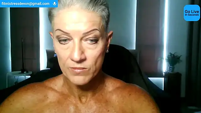 Snapshot of Devon2020 chatting on June 16, 2026, 4:59 am Devon2020 online show from June 16, 2026, 4:59 am