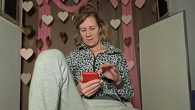 Lola Belgium online show from February 8, 2026, 6:28 am