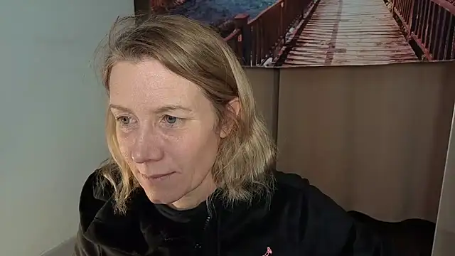 Lola Belgium online show from April 14, 2026, 2:12 pm