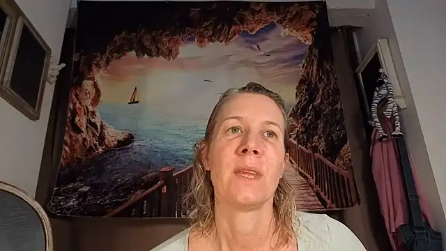 Snapshot of Lola_Belgium chatting on May 31, 2026, 5:48 am Lola Belgium online show from May 31, 2026, 5:48 am
