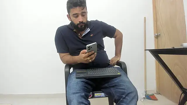 isearchcompany online show from November 17, 2025, 8:47 pm