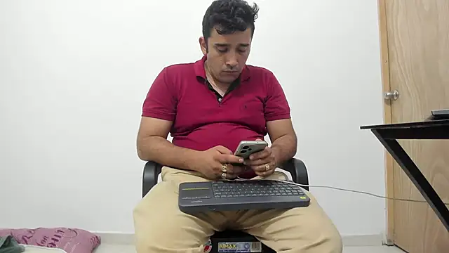 isearchcompany online show from November 27, 2025, 4:03 am