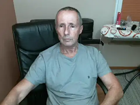 Snapshot of olibrius71 chatting on January 19, 2025, 2:36 am olibrius71 online show from January 19, 2025, 2:36 am