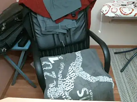 Snapshot of olibrius71 chatting on January 27, 2025, 7:24 pm olibrius71 online show from January 27, 2025, 7:24 pm