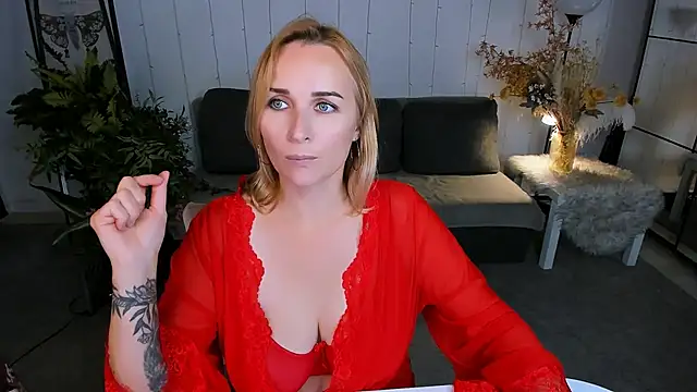 Karinella x online show from September 23, 2025, 10:35 pm