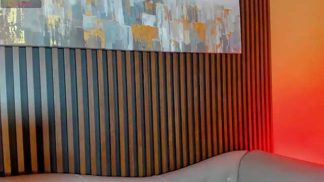 Snapshot of LauraAristizabal chatting on December 18, 2025, 12:33 pm LauraAristizabal online show from December 18, 2025, 12:33 pm