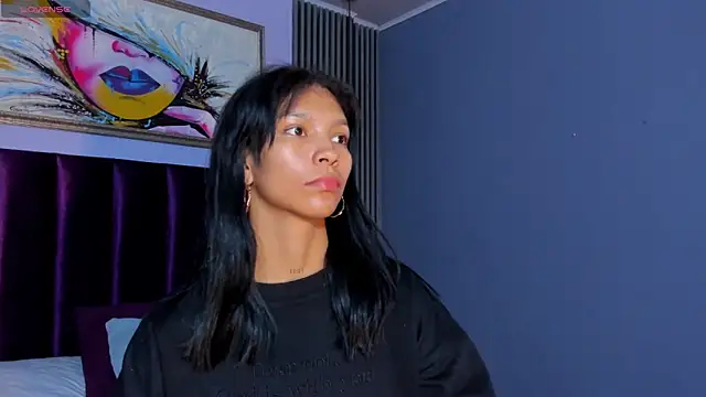 Snapshot of LauraAristizabal chatting on February 1, 2026, 12:37 pm LauraAristizabal online show from February 1, 2026, 12:37 pm