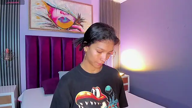 Snapshot of LauraAristizabal chatting on February 7, 2026, 12:31 pm LauraAristizabal online show from February 7, 2026, 12:31 pm