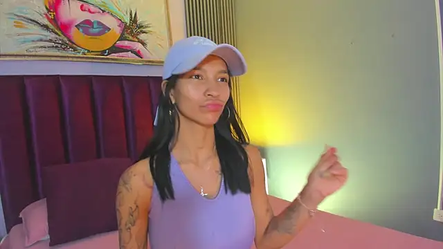 Snapshot of LauraAristizabal chatting on February 13, 2026, 12:45 pm LauraAristizabal online show from February 13, 2026, 12:45 pm