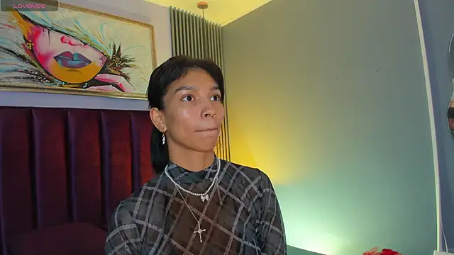 Snapshot of LauraAristizabal chatting on February 14, 2026, 12:02 pm LauraAristizabal online show from February 14, 2026, 12:02 pm