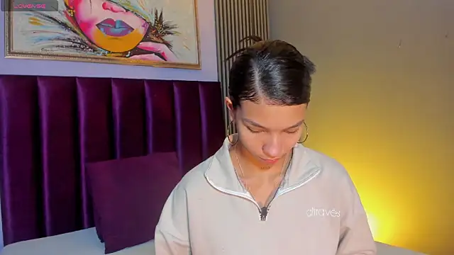 Snapshot of LauraAristizabal chatting on March 1, 2026, 12:29 pm LauraAristizabal online show from March 1, 2026, 12:29 pm