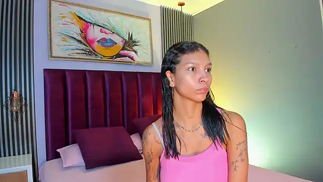 Snapshot of LauraAristizabal chatting on March 12, 2026, 12:33 pm LauraAristizabal online show from March 12, 2026, 12:33 pm