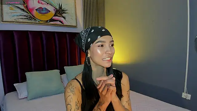 Snapshot of LauraAristizabal chatting on March 27, 2026, 12:27 pm LauraAristizabal online show from March 27, 2026, 12:27 pm