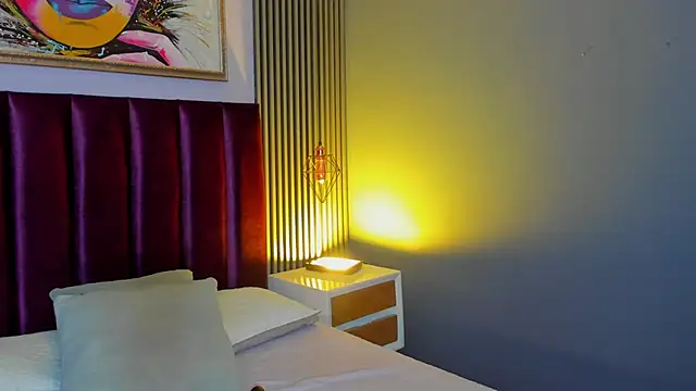 Snapshot of LauraAristizabal chatting on March 29, 2026, 12:43 am LauraAristizabal online show from March 29, 2026, 12:43 am