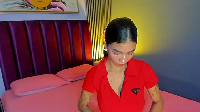 Snapshot of LauraAristizabal chatting on March 31, 2026, 12:38 pm LauraAristizabal online show from March 31, 2026, 12:38 pm