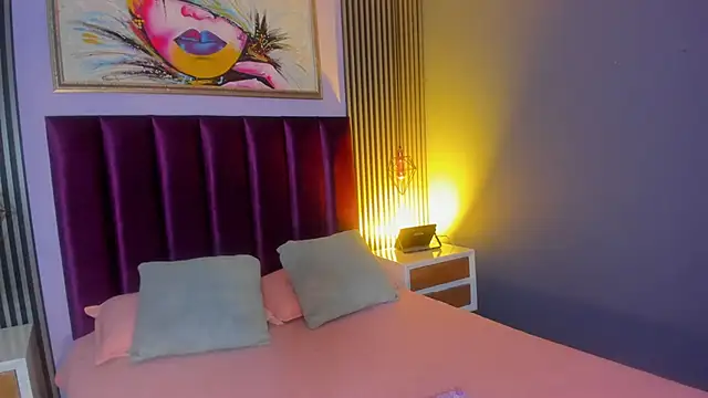 Snapshot of LauraAristizabal chatting on April 2, 2026, 12:47 pm LauraAristizabal online show from April 2, 2026, 12:47 pm