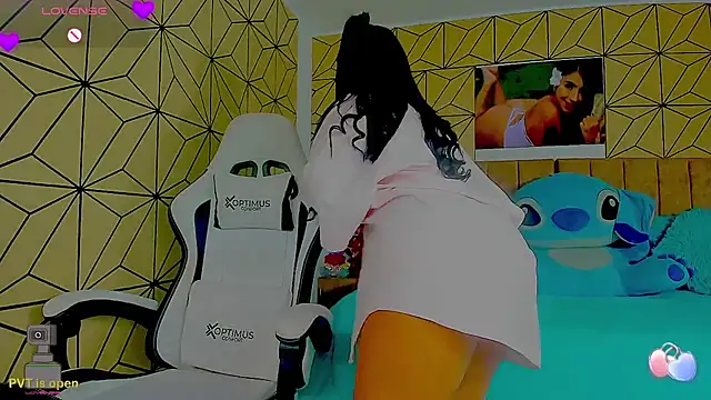 vane lopez  online show from March 14, 2026, 7:41 pm