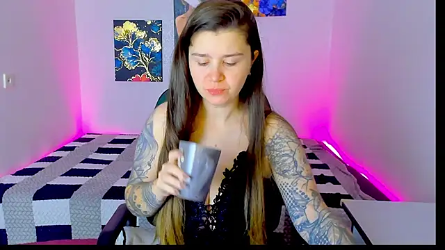 Snapshot of AmellyMilly chatting on November 10, 2025, 4:17 pm AmellyMilly online show from November 10, 2025, 4:17 pm