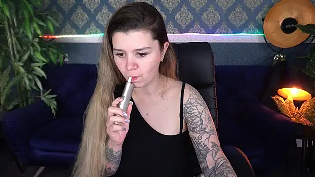 Snapshot of AmellyMilly chatting on November 30, 2025, 8:13 pm AmellyMilly online show from November 30, 2025, 8:13 pm