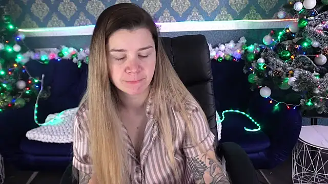 Snapshot of AmellyMilly chatting on December 14, 2025, 6:30 am AmellyMilly online show from December 14, 2025, 6:30 am