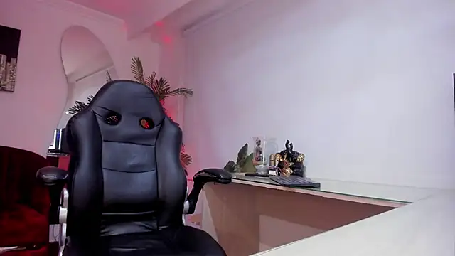 Meghan320 online show from March 10, 2026, 11:37 am