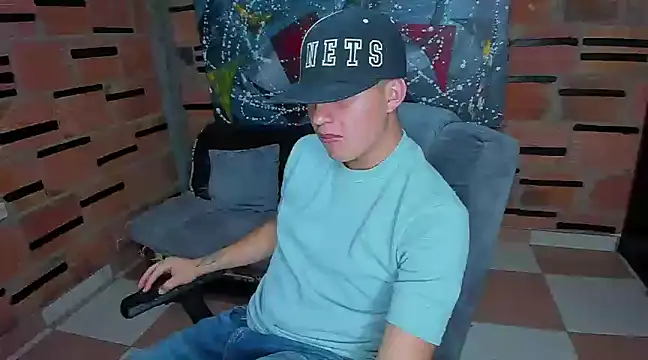 patrik 027 online show from February 3, 2025, 10:43 pm