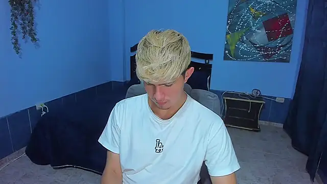 patrik 027 online show from April 16, 2026, 8:20 pm