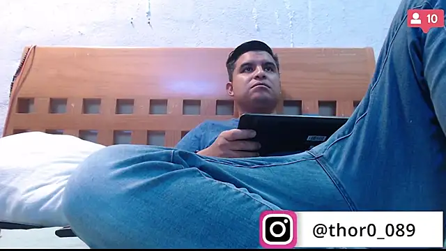 Snapshot of thor000089 chatting on January 20, 2025, 1:50 am thor000089 online show from January 20, 2025, 1:50 am