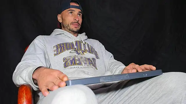 Snapshot of damn_fox chatting on February 11, 2026, 2:00 pm damn fox online show from February 11, 2026, 2:00 pm