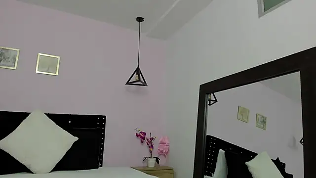 CeliWoods online show from March 8, 2025, 10:11 am