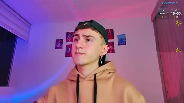 Snapshot of dimitri-bilak chatting on November 17, 2025, 11:54 pm dimitri-bilak online show from November 17, 2025, 11:54 pm