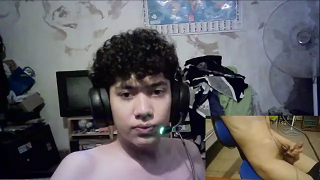 Snapshot of Emv2 chatting on January 31, 2026, 8:29 pm Emv2 online show from January 31, 2026, 8:29 pm