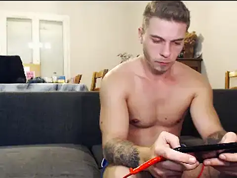 Elkafit28 online show from March 31, 2026, 8:42 pm