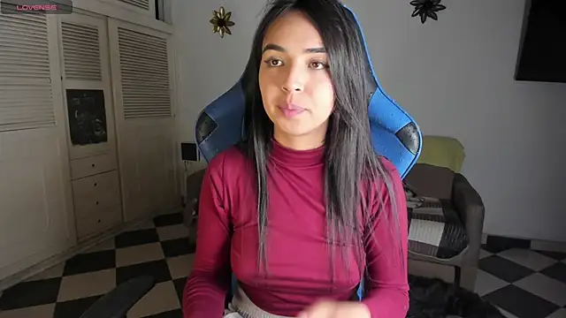 Snapshot of Miss_Nicole chatting on December 21, 2024, 3:58 am Miss Nicole online show from December 21, 2024, 3:58 am