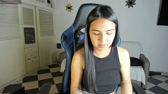 Snapshot of Miss_Nicole chatting on December 29, 2024, 1:24 am Miss Nicole online show from December 29, 2024, 1:24 am