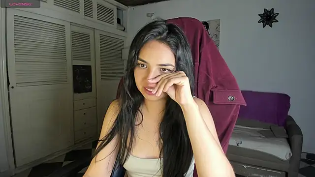 Snapshot of Miss_Nicole chatting on January 14, 2025, 1:58 am Miss Nicole online show from January 14, 2025, 1:58 am