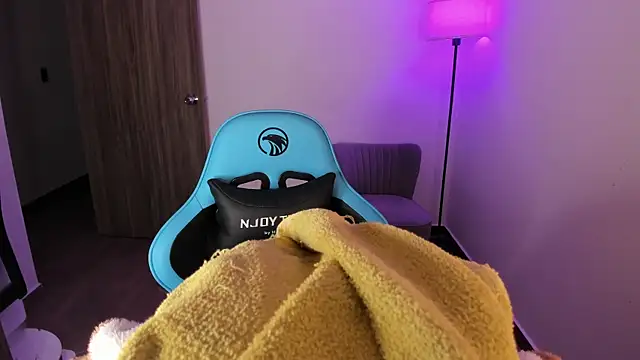 Miss Nicole online show from February 12, 2026, 1:33 am