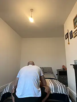 Snapshot of bigguy101 chatting on December 26, 2024, 10:37 am bigguy101 online show from December 26, 2024, 10:37 am