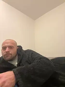 Snapshot of bigguy101 chatting on December 27, 2024, 11:10 pm bigguy101 online show from December 27, 2024, 11:10 pm