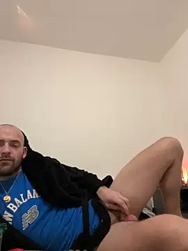 Snapshot of bigguy101 chatting on December 28, 2024, 10:02 pm bigguy101 online show from December 28, 2024, 10:02 pm