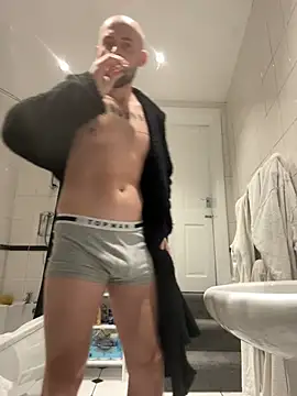 Snapshot of bigguy101 chatting on January 2, 2025, 6:07 am bigguy101 online show from January 2, 2025, 6:07 am