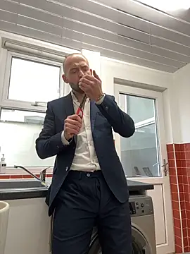 Snapshot of bigguy101 chatting on January 3, 2025, 12:30 pm bigguy101 online show from January 3, 2025, 12:30 pm