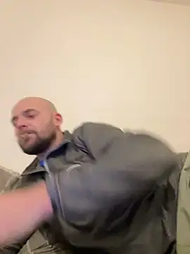 Snapshot of bigguy101 chatting on January 7, 2025, 10:19 pm bigguy101 online show from January 7, 2025, 10:19 pm