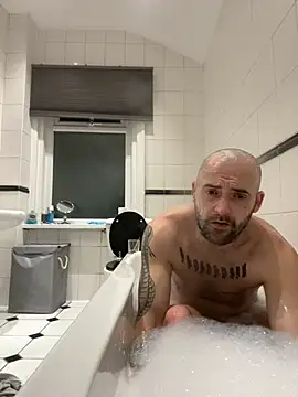 Snapshot of bigguy101 chatting on January 8, 2025, 5:37 pm bigguy101 online show from January 8, 2025, 5:37 pm